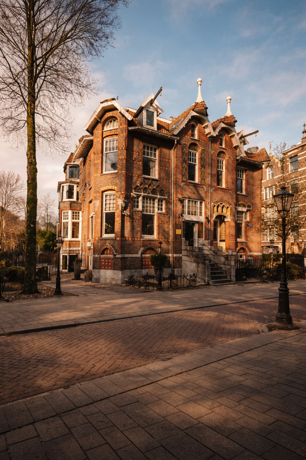Van Eeghenstraat 64 Amsterdam and the Hidden History of Oud Zuid Living